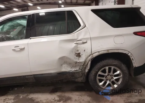 2018 Chevrolet Traverse Ls z USA, uszkodzony, nr VIN 1GNEVFKW0JJ229535